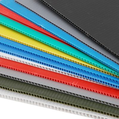 プラスチックはPP空板ポリプロピレン空シート2mm-12mmの厚さを波形を付ける