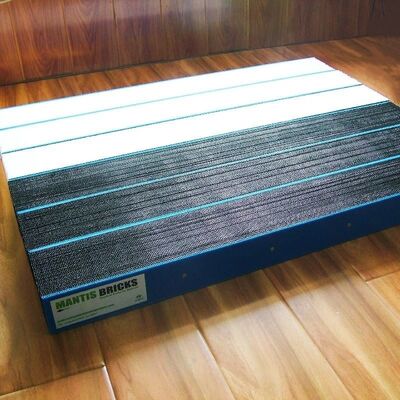 高密度ウォータージェット切断レンガ（研磨材ウォータージェットマシン用）、耐久性ウォータージェットキャッチャータンクレンガ、耐摩耗性レンガ（ウォータージェット切断テーブル保護および研磨材衝撃吸収用）