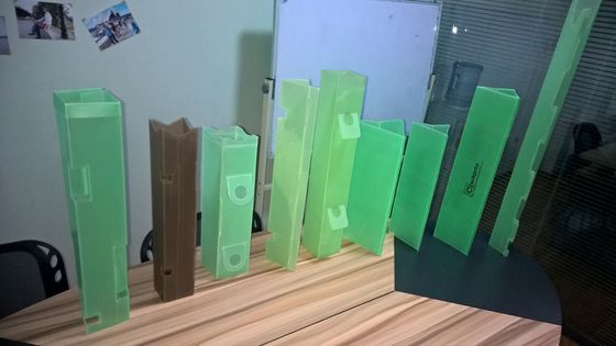 三角形のコルフルートの木の監視Bunnings 5mm コロプラストのプラスチック木の保護装置