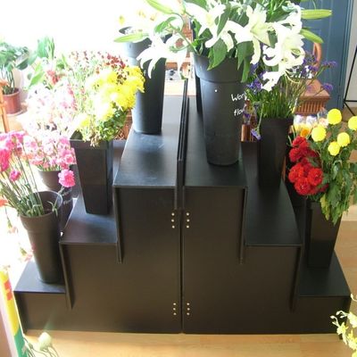 軽量の花の展示の立場PPはコロプラストの花の花束の陳列台を波形を付けた
