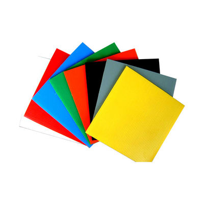緑の4mmは12x24がコルフルート 5mmを黒くするプラスチック シートを波形を付けた