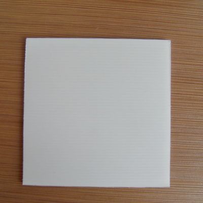 4mmの対の壁のポリプロピレン シートの二重壁はプラスチック シートを波形を付けた