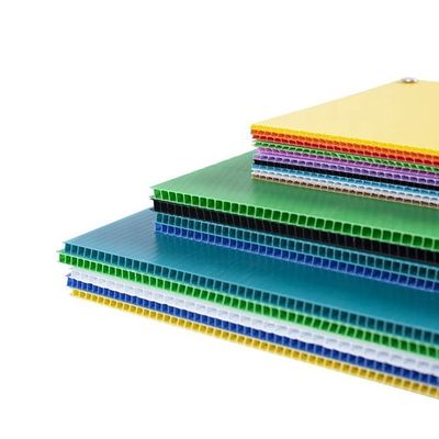 4mm広告のための白いコルフルートシート4x8 コロプラストの印のブランク