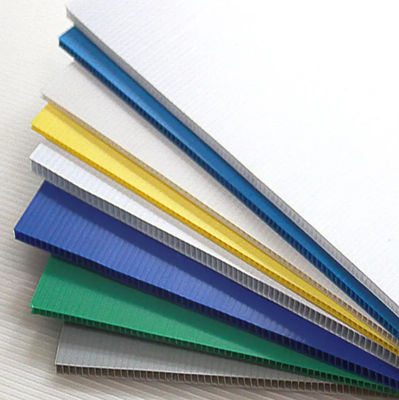 3mm コルフルートの保護シートCorrexはプラスチック シートを波形を付けた