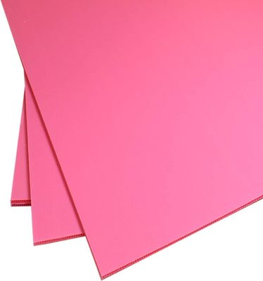 ポリプロピレンのCoroplastリサイクルされた軽量の板PPはプラスチック シートを波形を付けた